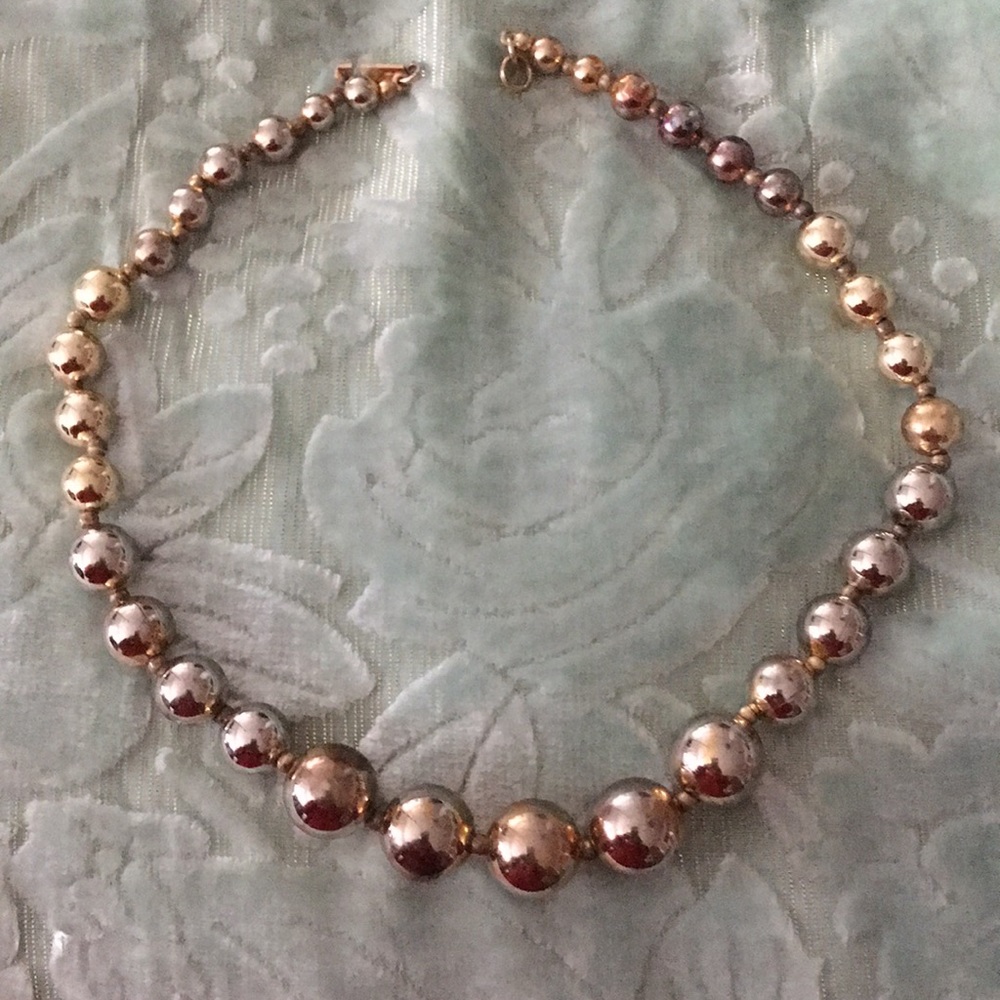 Vintage dauplaise necklace beaded 16"
